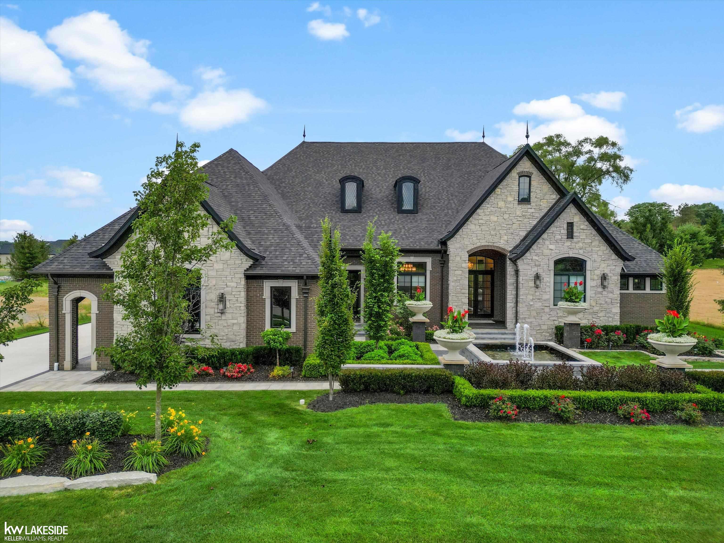 5769 Cotswold Drive 16  Washington Twp MI 48094 photo