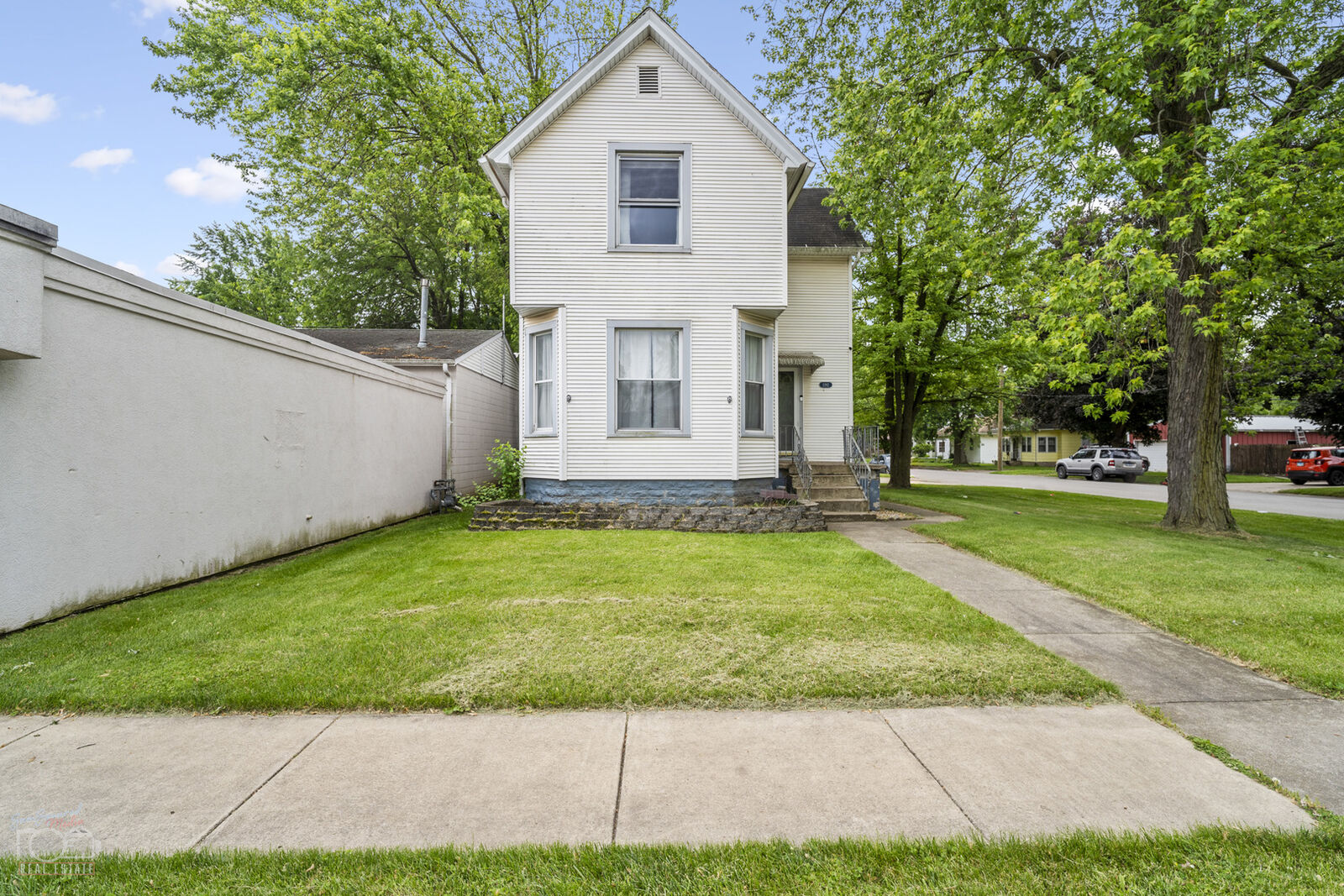 Property Photo:  1392 W Station Street  IL 60901