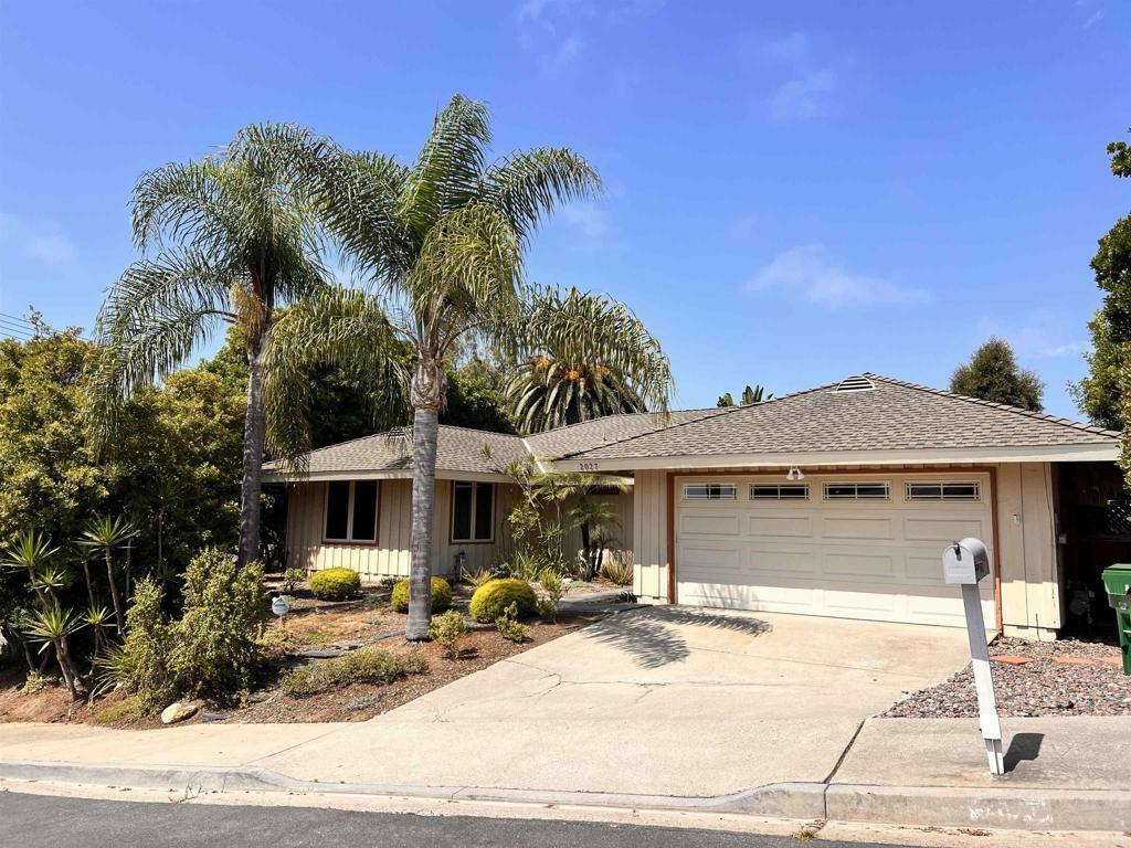 Property Photo:  2027 Estero Street  CA 92054 