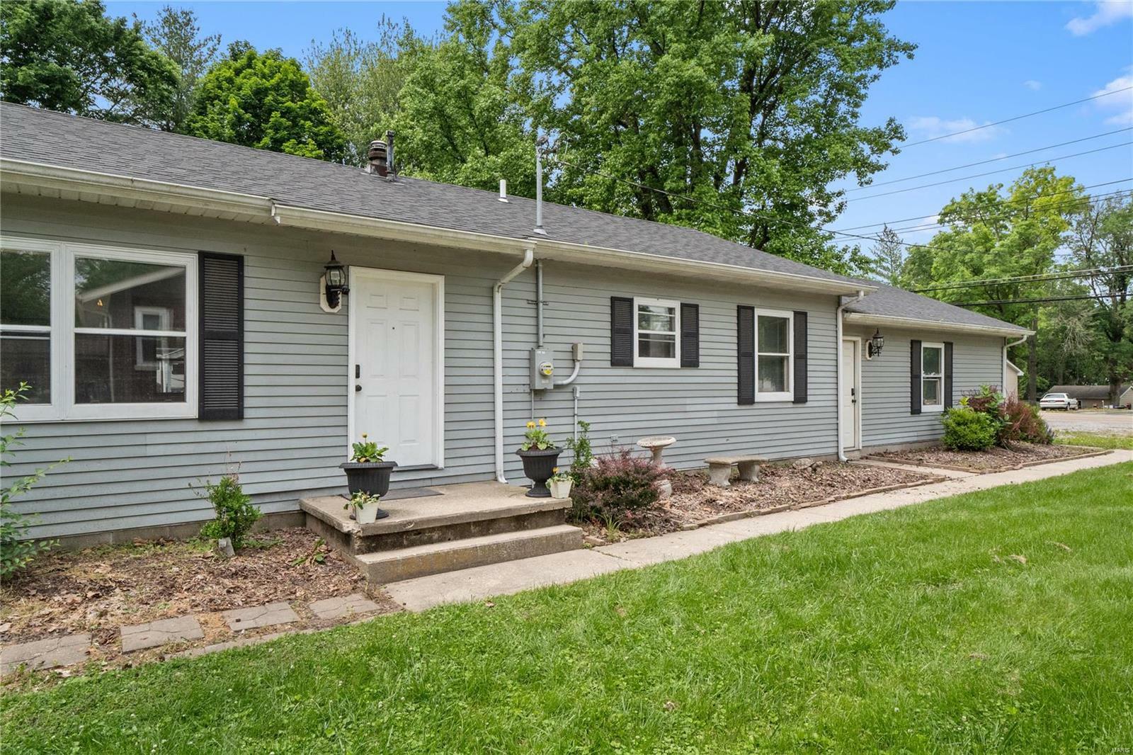 Property Photo:  9824 Old Lincoln Trail  IL 62208 