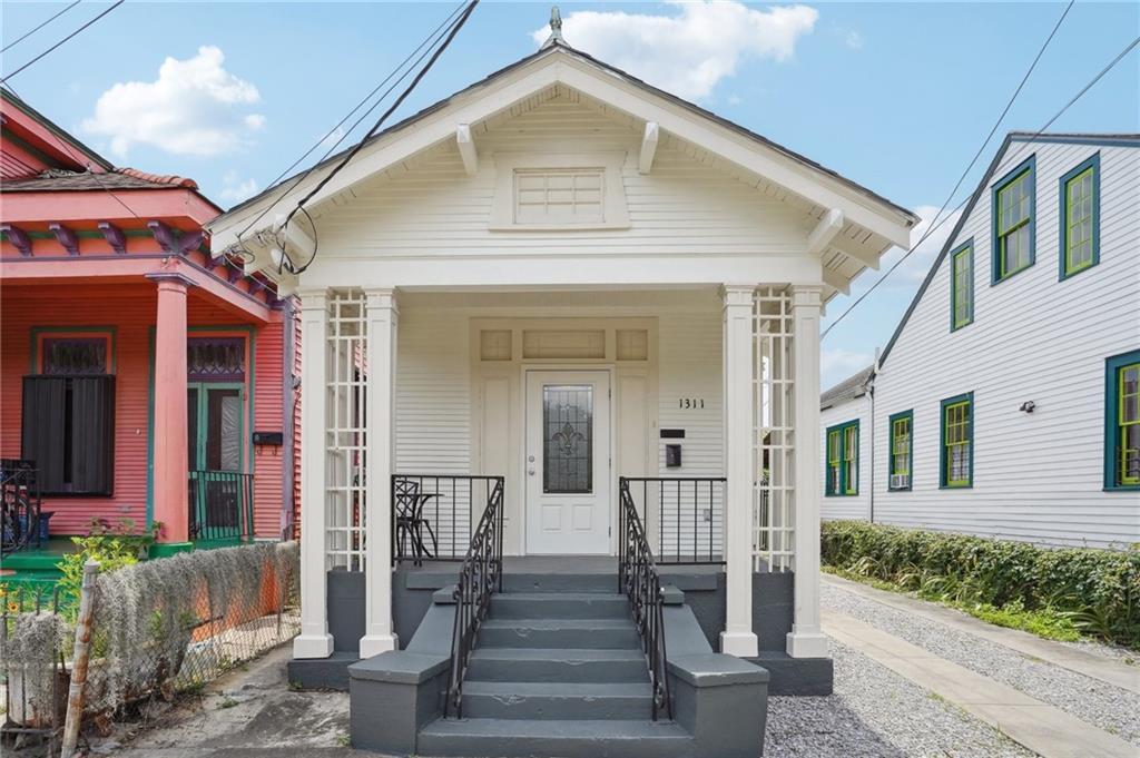Property Photo: 1311 Alvar Street LA 70117