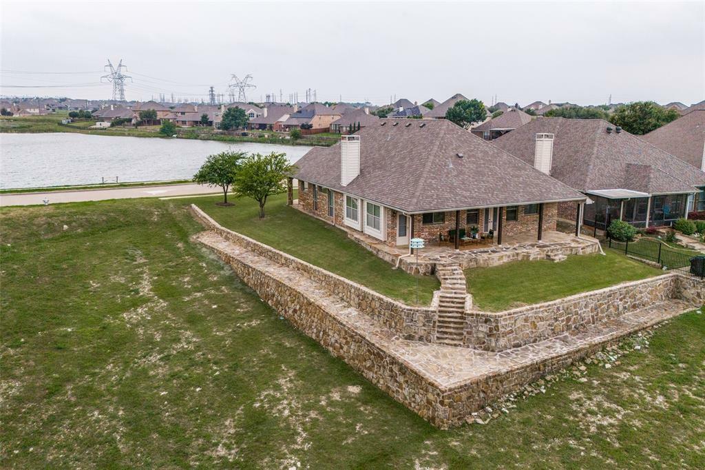 Property Photo: 4545 Lakeside Hollow Street TX 76262