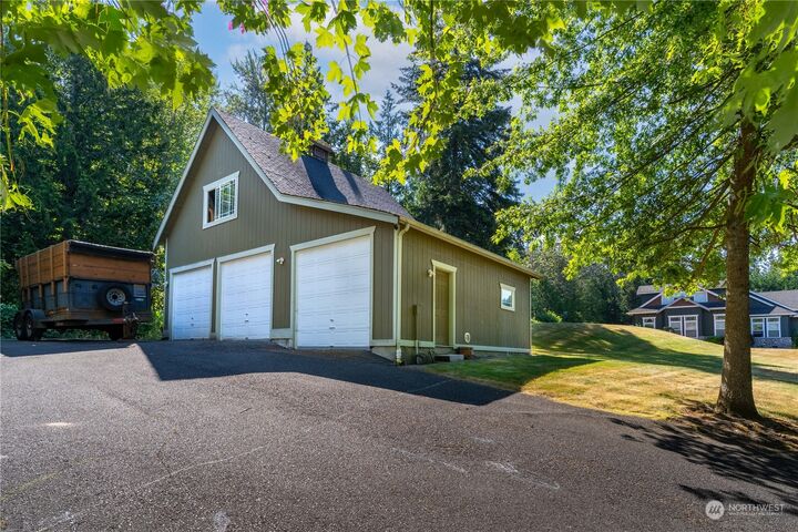 Property Photo:  4226  Dumas Avenue  WA 98229 
