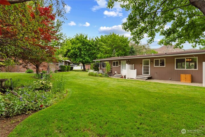 Property Photo:  1815  Number 2 Canyon Rd D-14  WA 98801