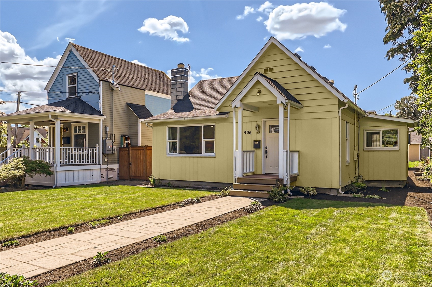 Property Photo:  406 Pine Avenue  WA 98290 