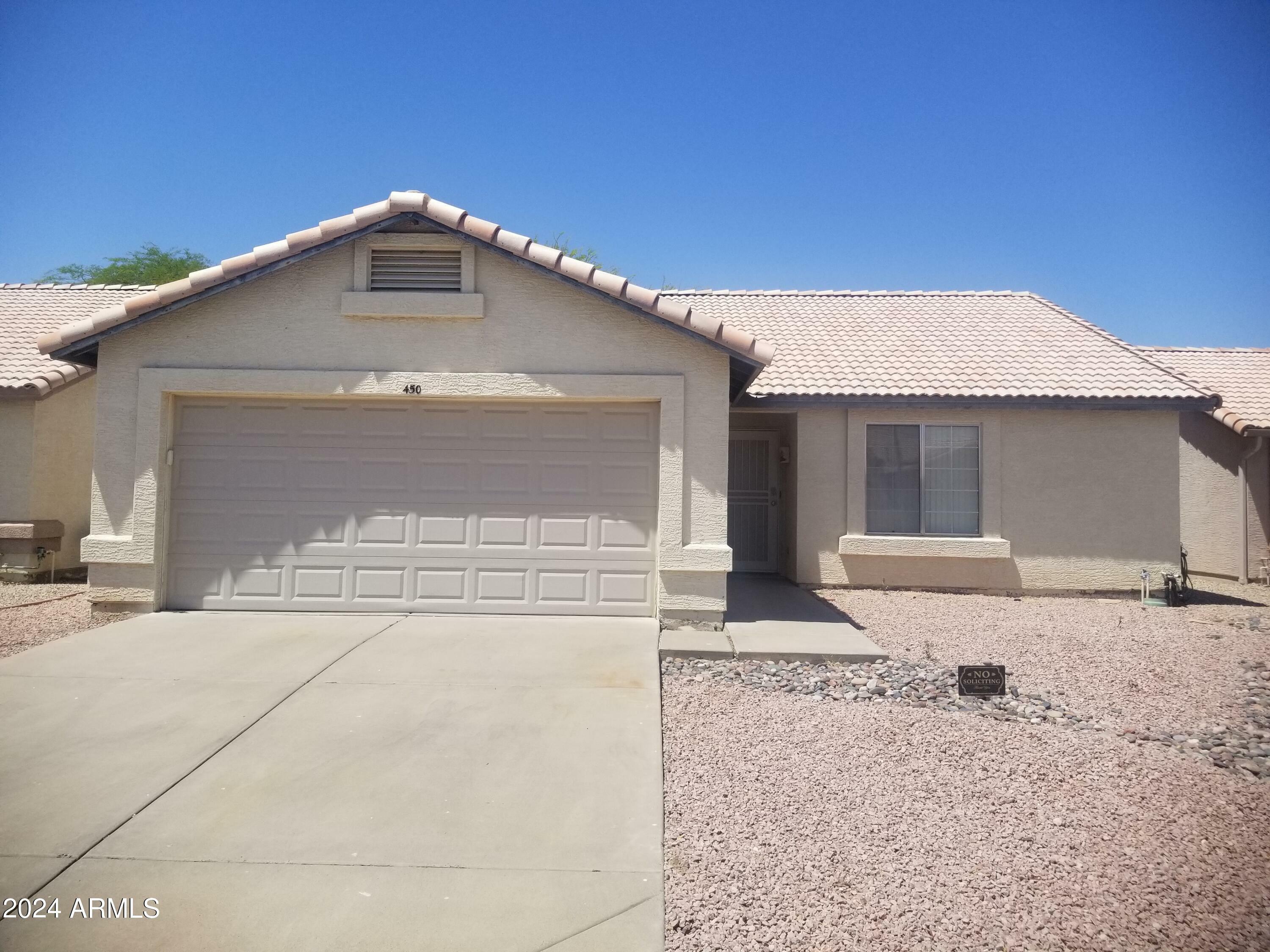 Property Photo:  450 E Del Rio Street  AZ 85225 