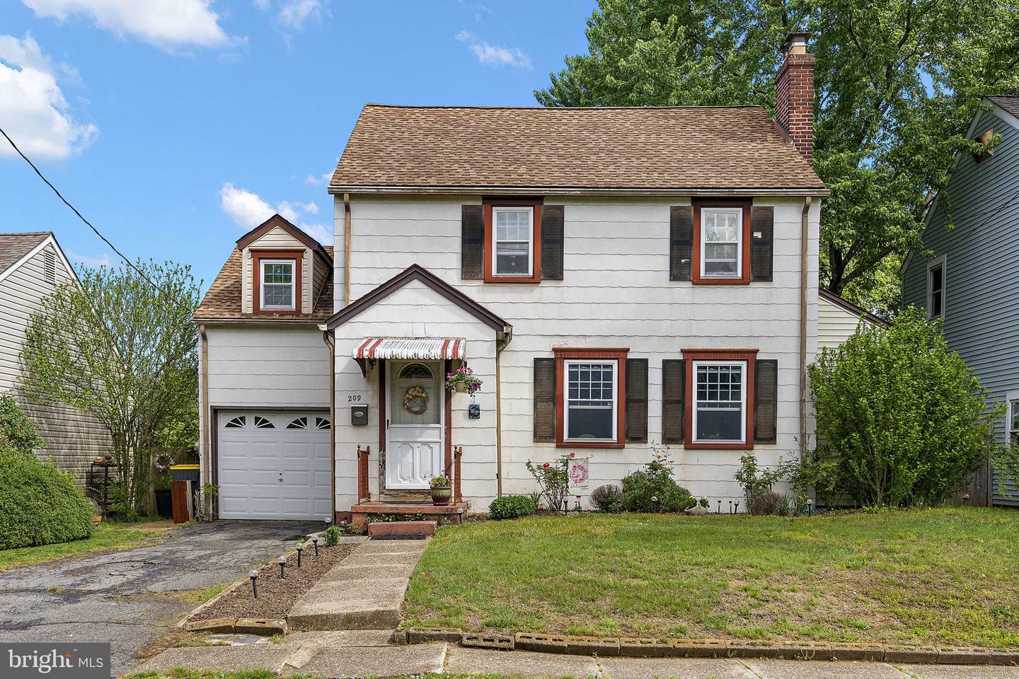 Property Photo: 209 W Reamer Avenue DE 19804