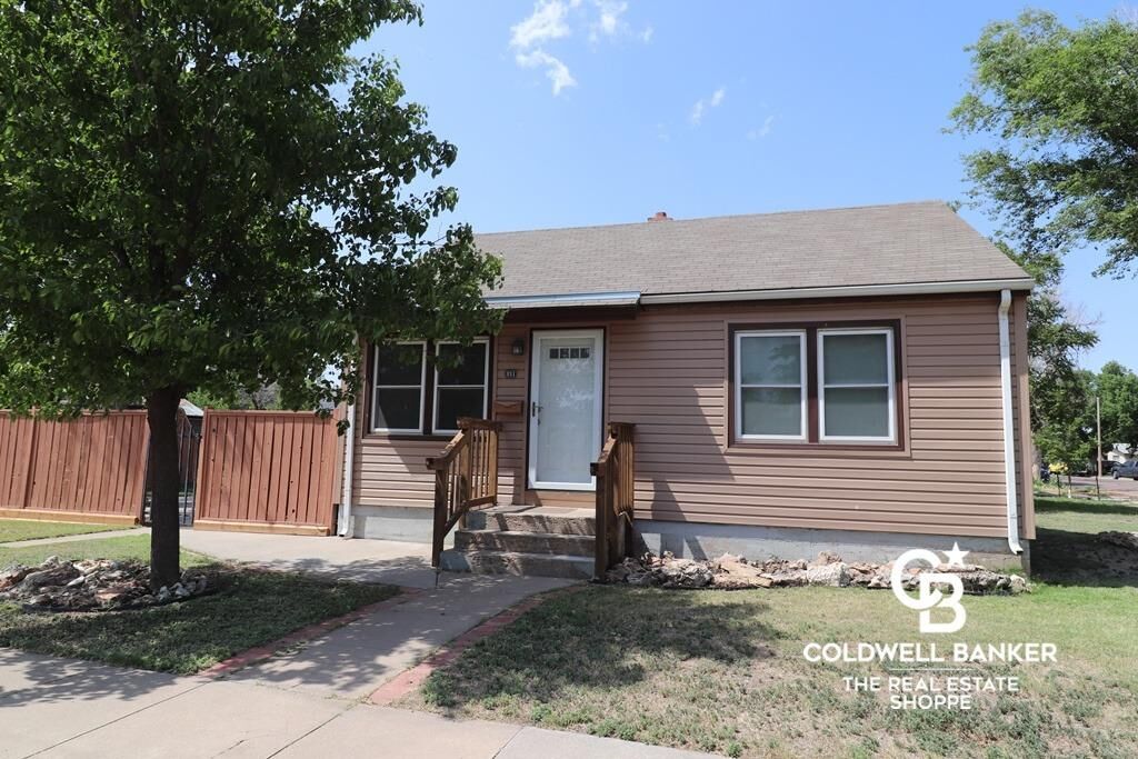 Property Photo:  811 E Hazel Street  KS 67846 