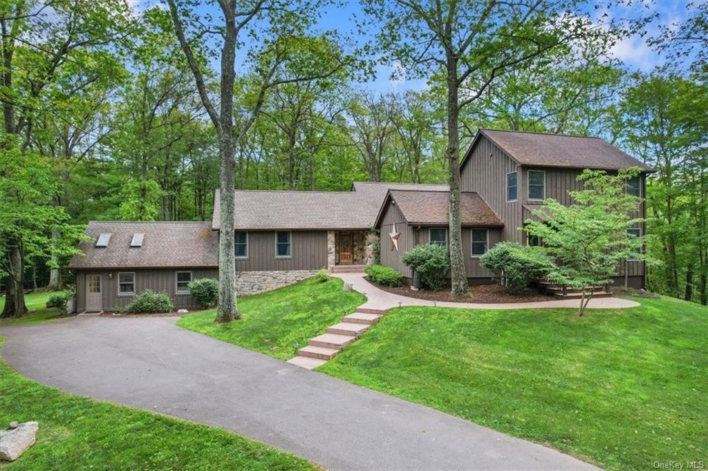 Property Photo:  280 Winding Hill Road  NY 12549 