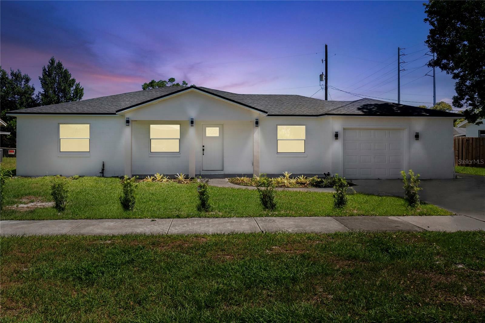 Property Photo: 6463 Sextant Court FL 32807