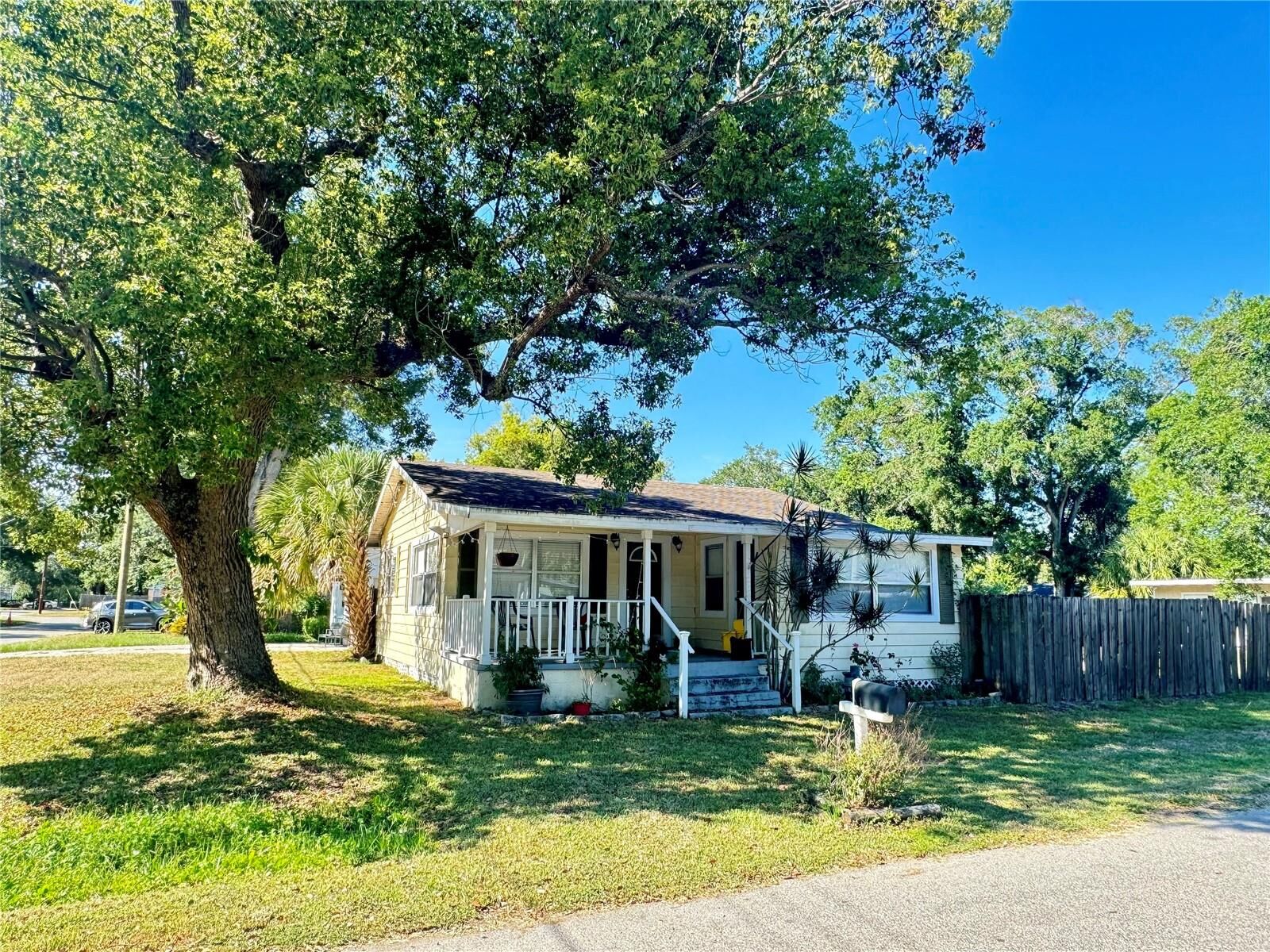Property Photo: 7601 N Highland Avenue FL 33604