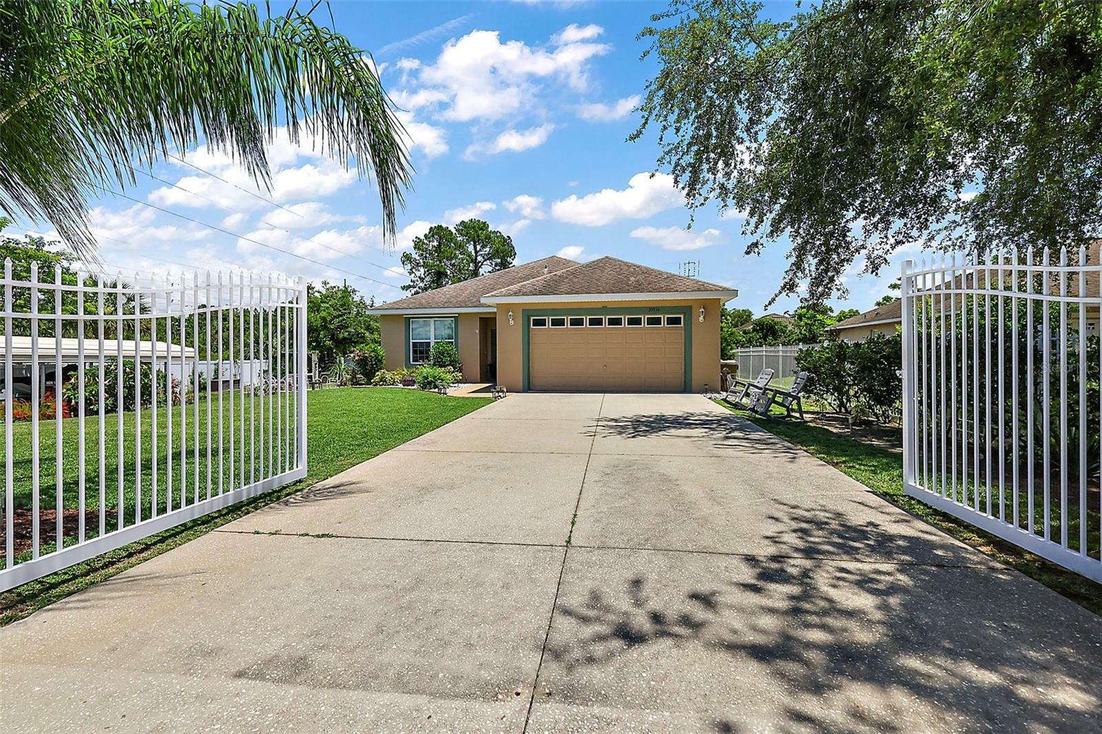 Property Photo:  35936 Lakewood Drive  FL 34788 