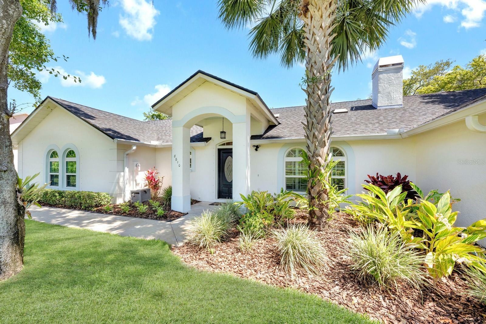 Property Photo:  8810 Crosswood Court  FL 33578 