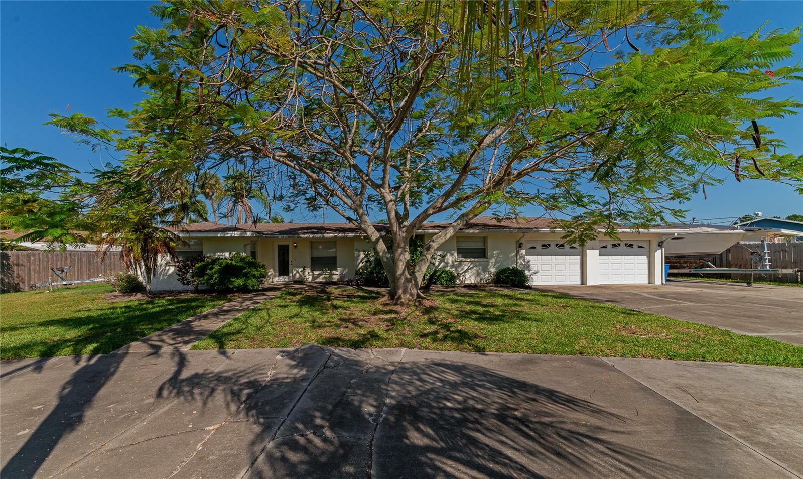 Property Photo:  329 Shore Drive  FL 34222 