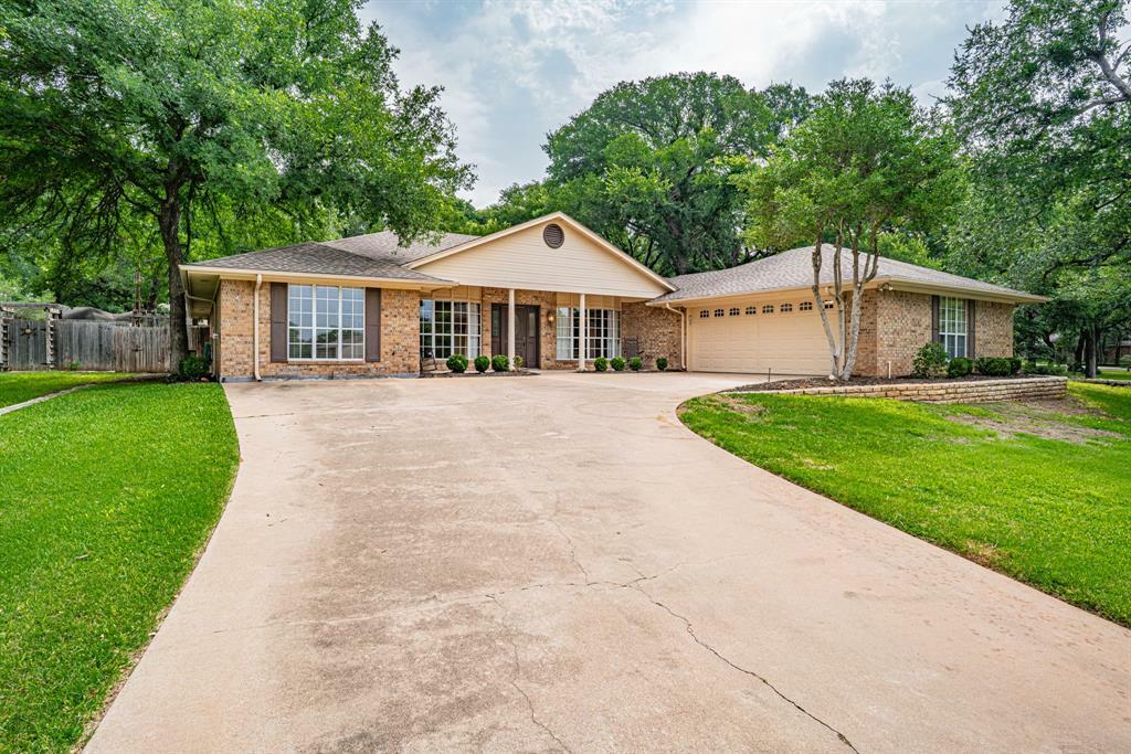 Property Photo:  5107 Comanche Vista Trail  TX 76049 