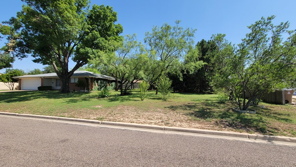 Property Photo:  309 Kennedy Drive  TX 76905 