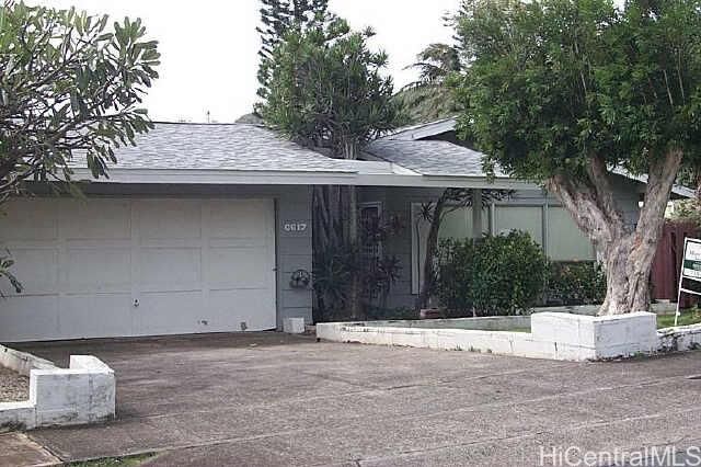 Property Photo:  