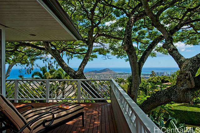 Property Photo: 4941 Maunalani Circle HI 96816