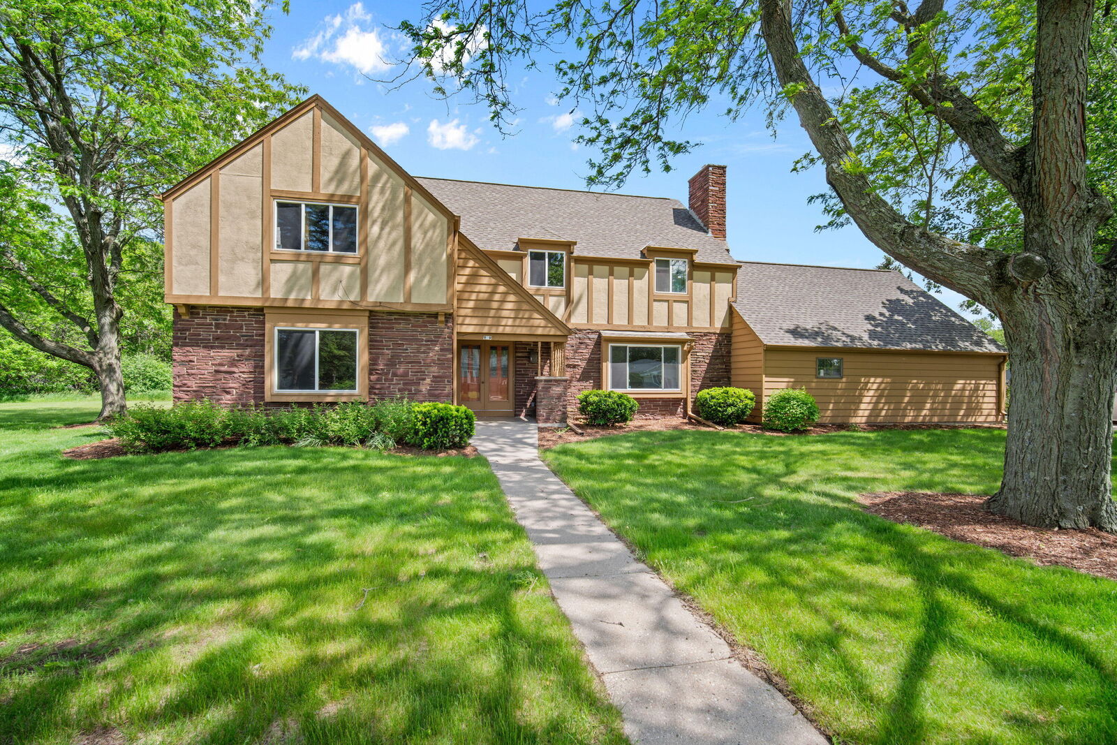 Property Photo:  909 Old Tower Rd  WI 53066