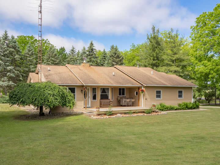 16225 S 14th Street  Schoolcraft MI 49087 photo