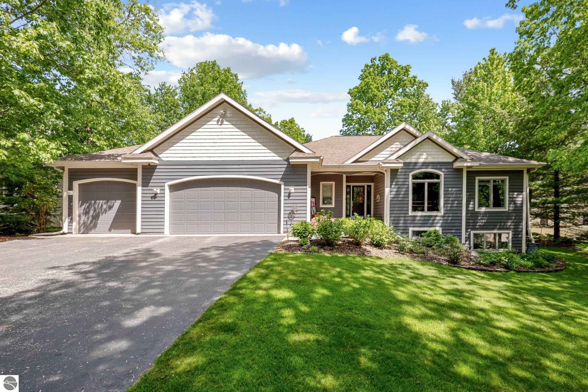 3467 Village Circle  Traverse City MI 49686 photo