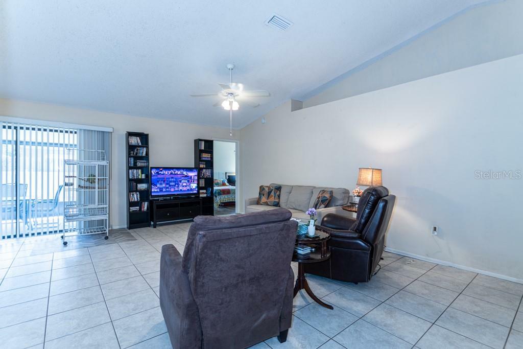 Property Photo:  13607 Laraway Drive  FL 33579 