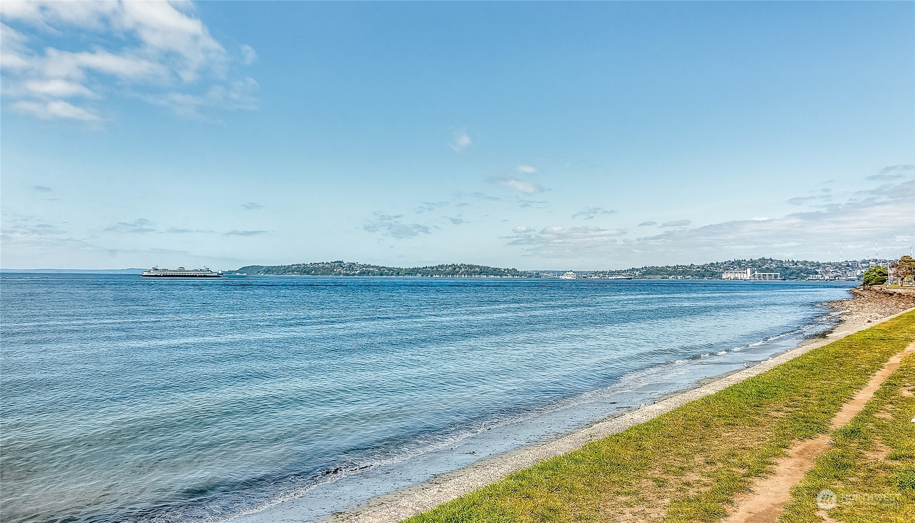 Property Photo:  1534 Alki Avenue SW 302  WA 98116 