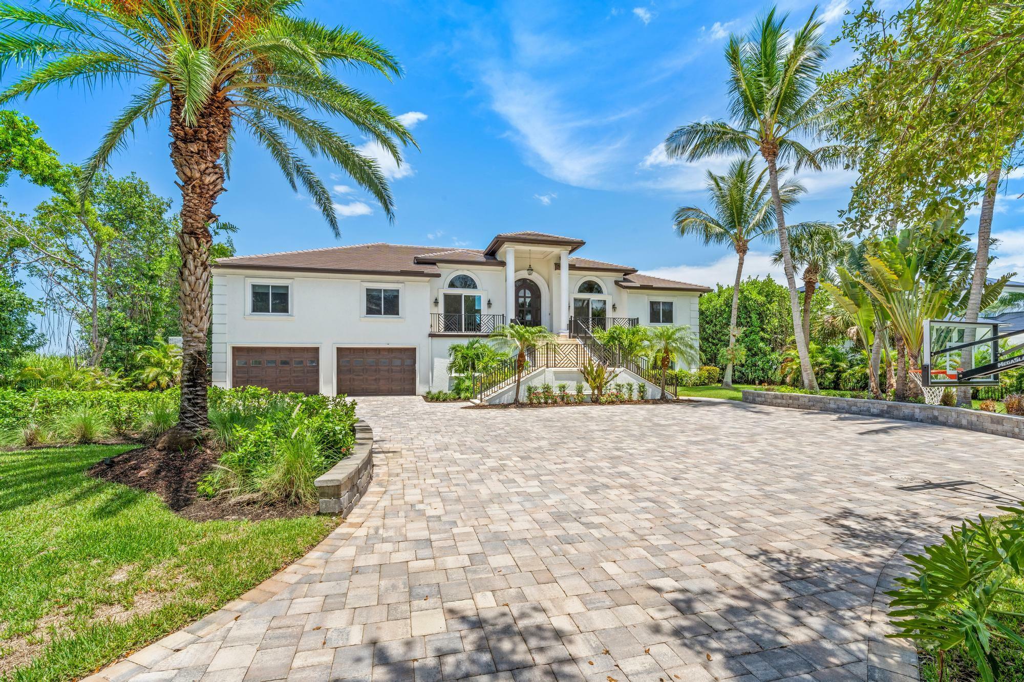 Property Photo:  130 N Sewalls Point Road  FL 34996 