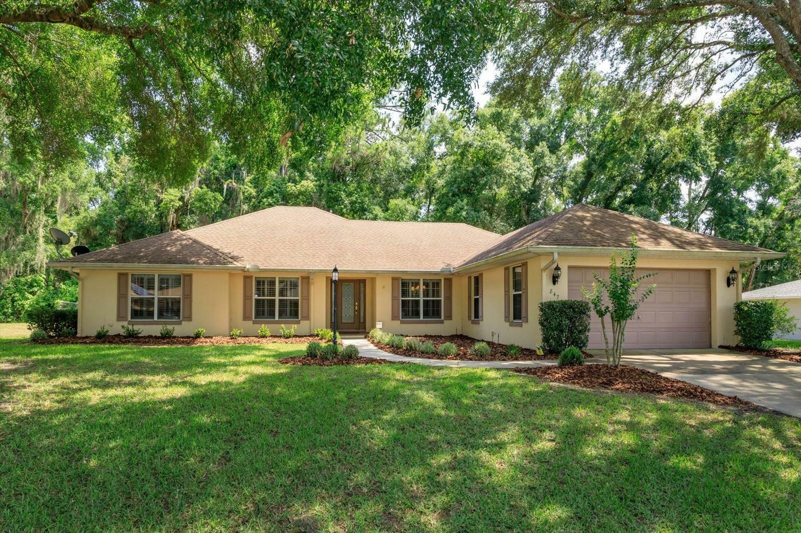 Property Photo:  847 Berryhill Circle  FL 34731 