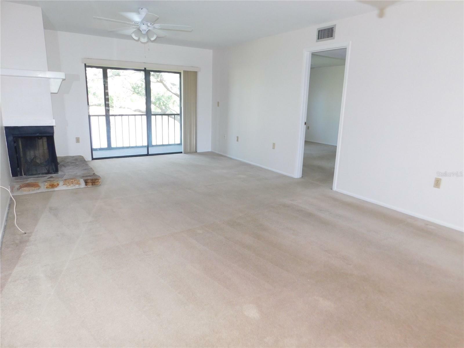 Property Photo:  176 Lakeview Way  FL 34677 