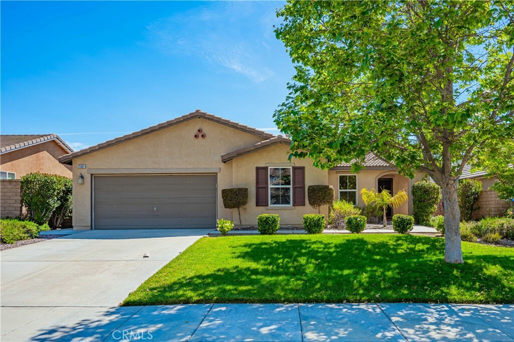 Property Photo:  25901 Seagrass Trail  CA 92595 