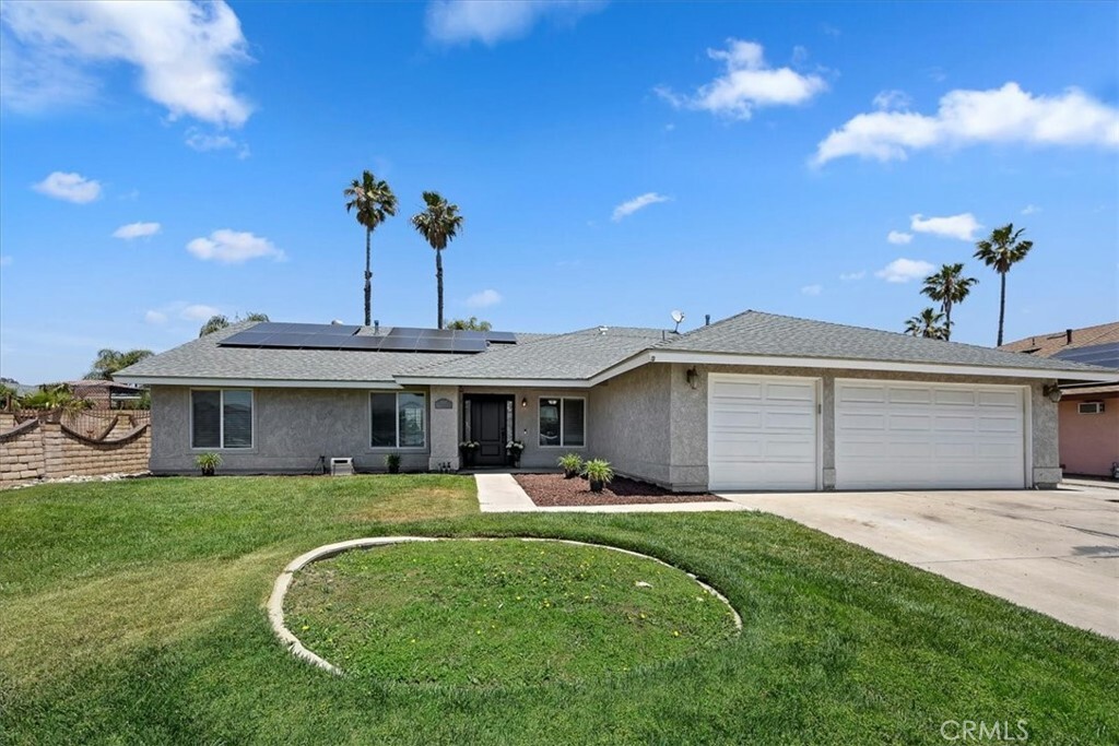 Property Photo:  1062 W Banyon Street  CA 92377 