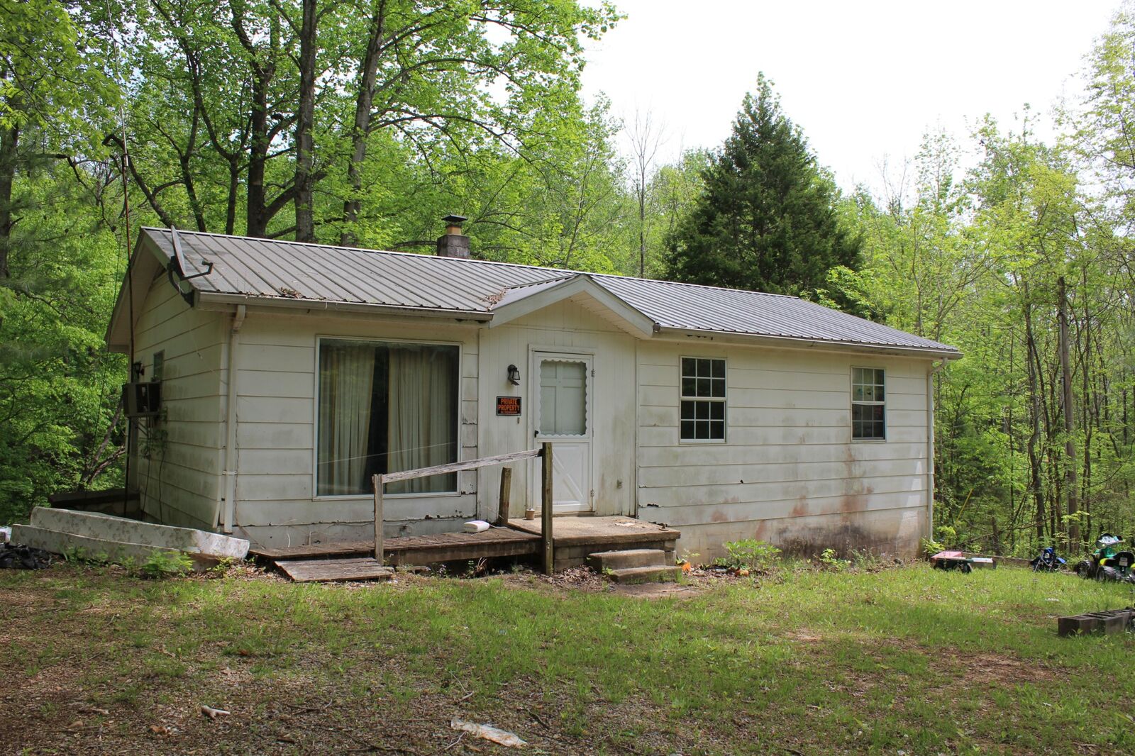 Property Photo: 504 Wildlife Rd TN 37058