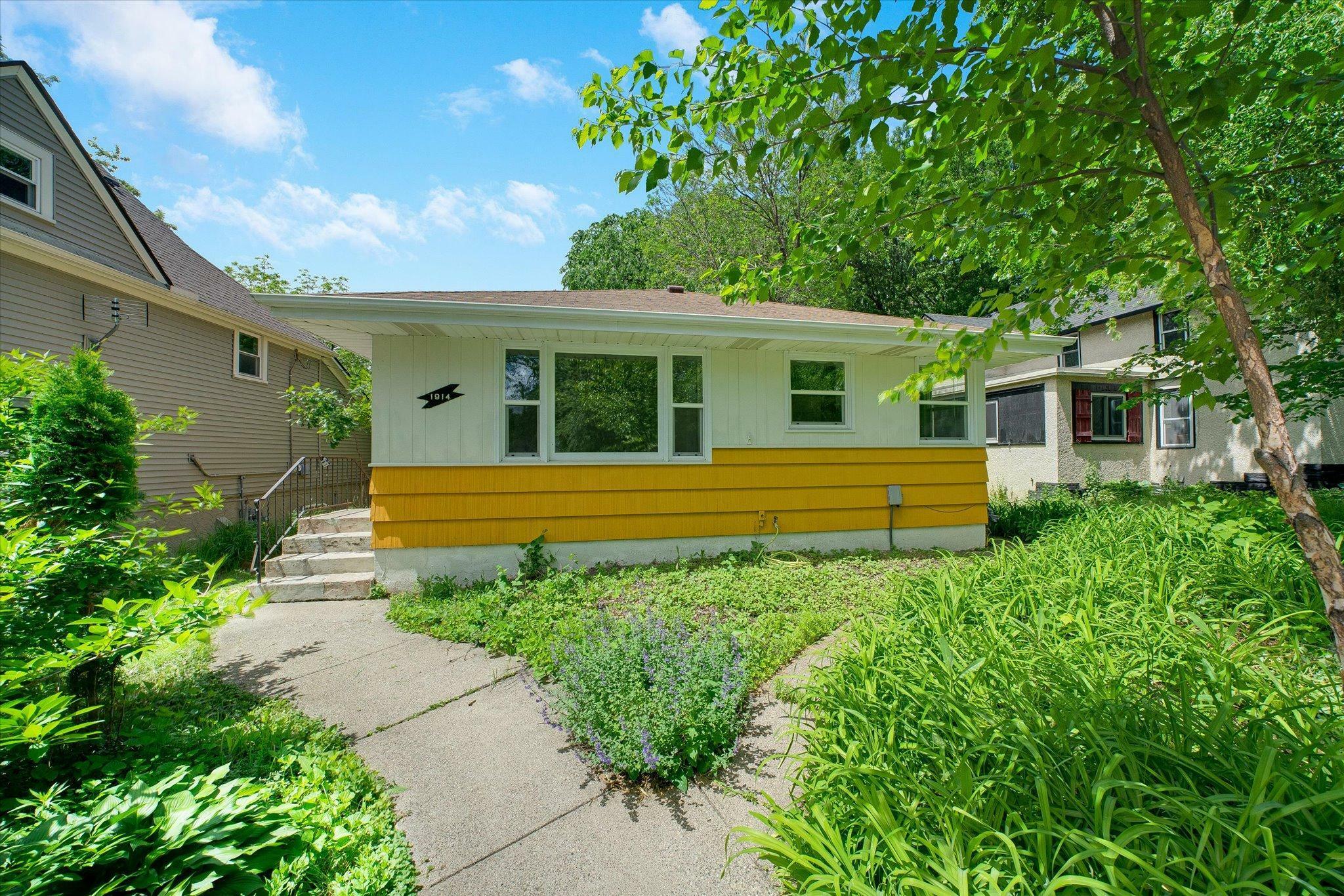 Property Photo:  1914 Hayes Street NE  MN 55418 