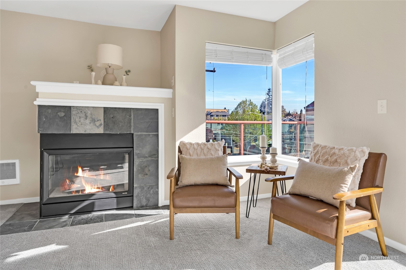 Property Photo: 4409 California Avenue SW 401 WA 98116