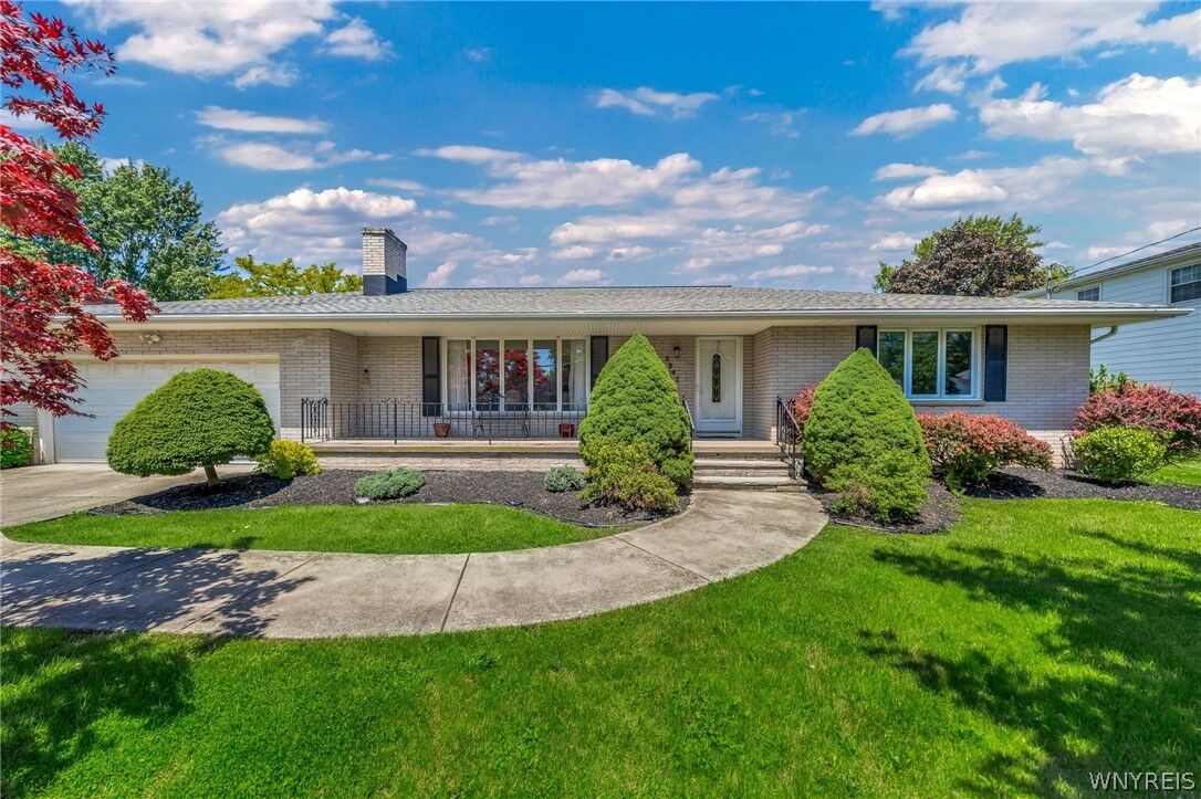 Property Photo:  2347 Long Road  NY 14072 