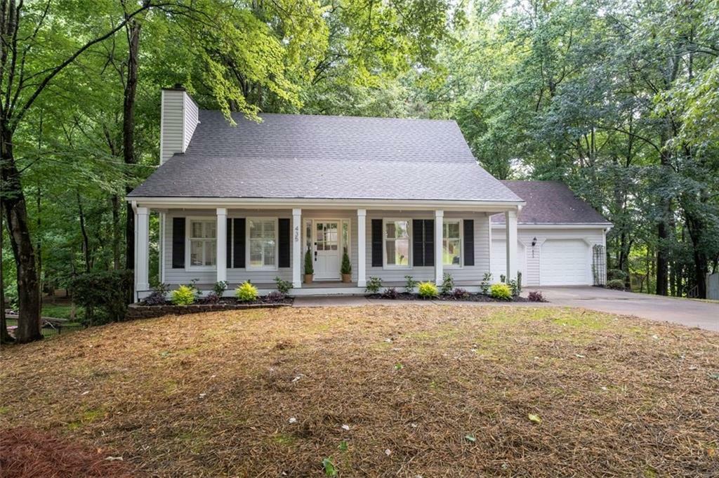 Property Photo: 435 Spruce Court GA 30004