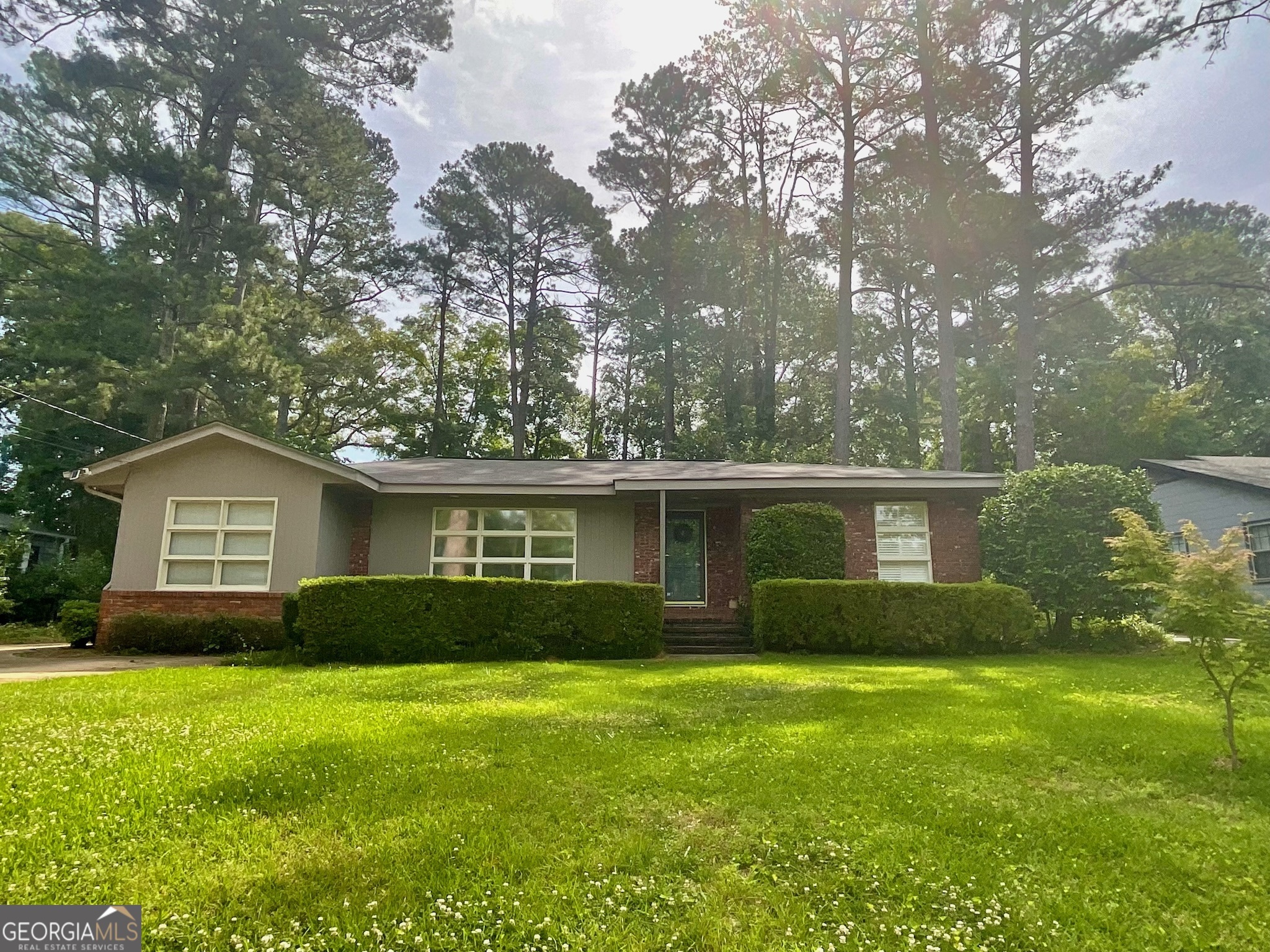 Property Photo:  402 Ridgecrest Road  GA 30240 