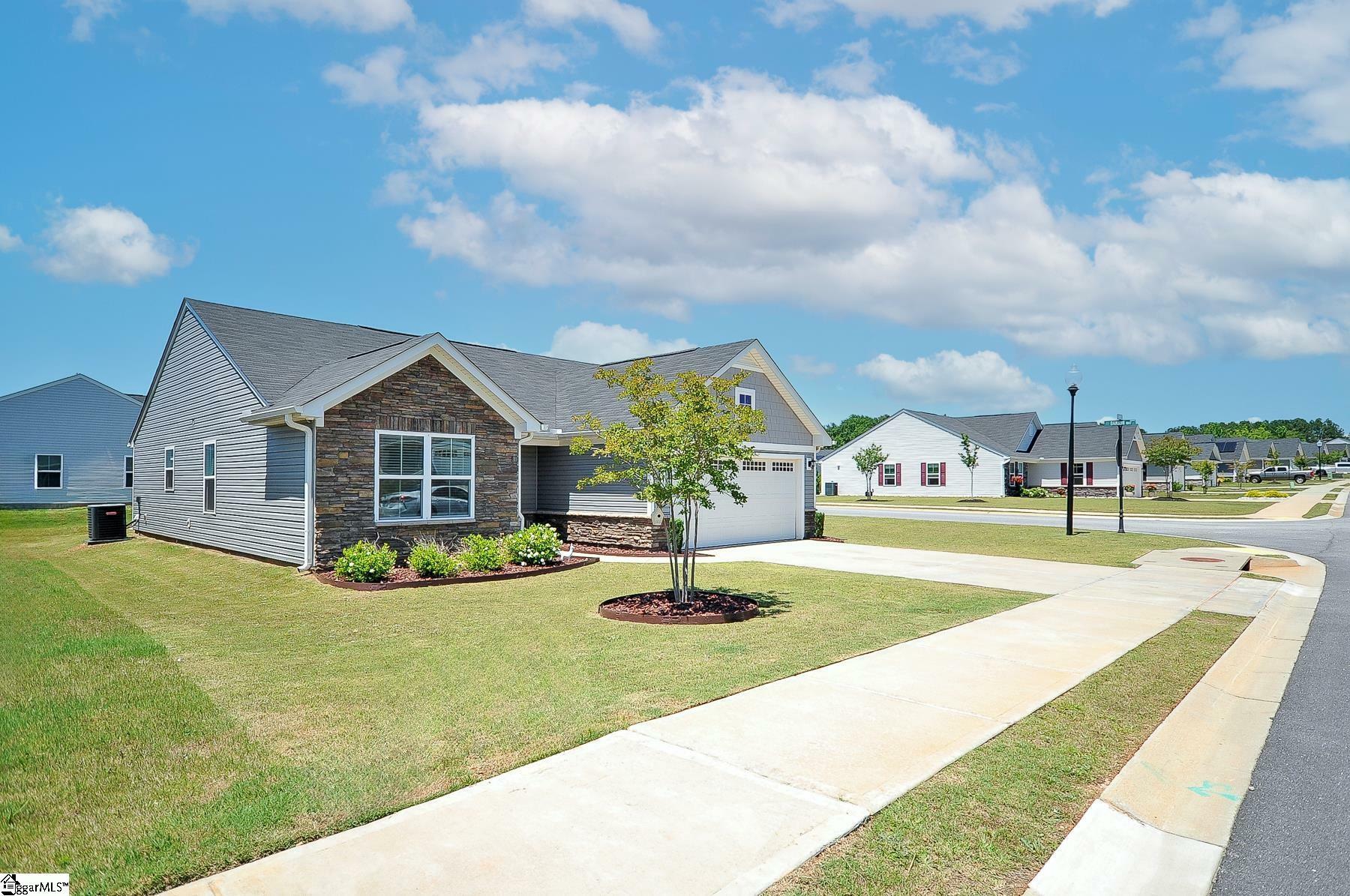 Property Photo: 400 Vernonburg Court SC 29673