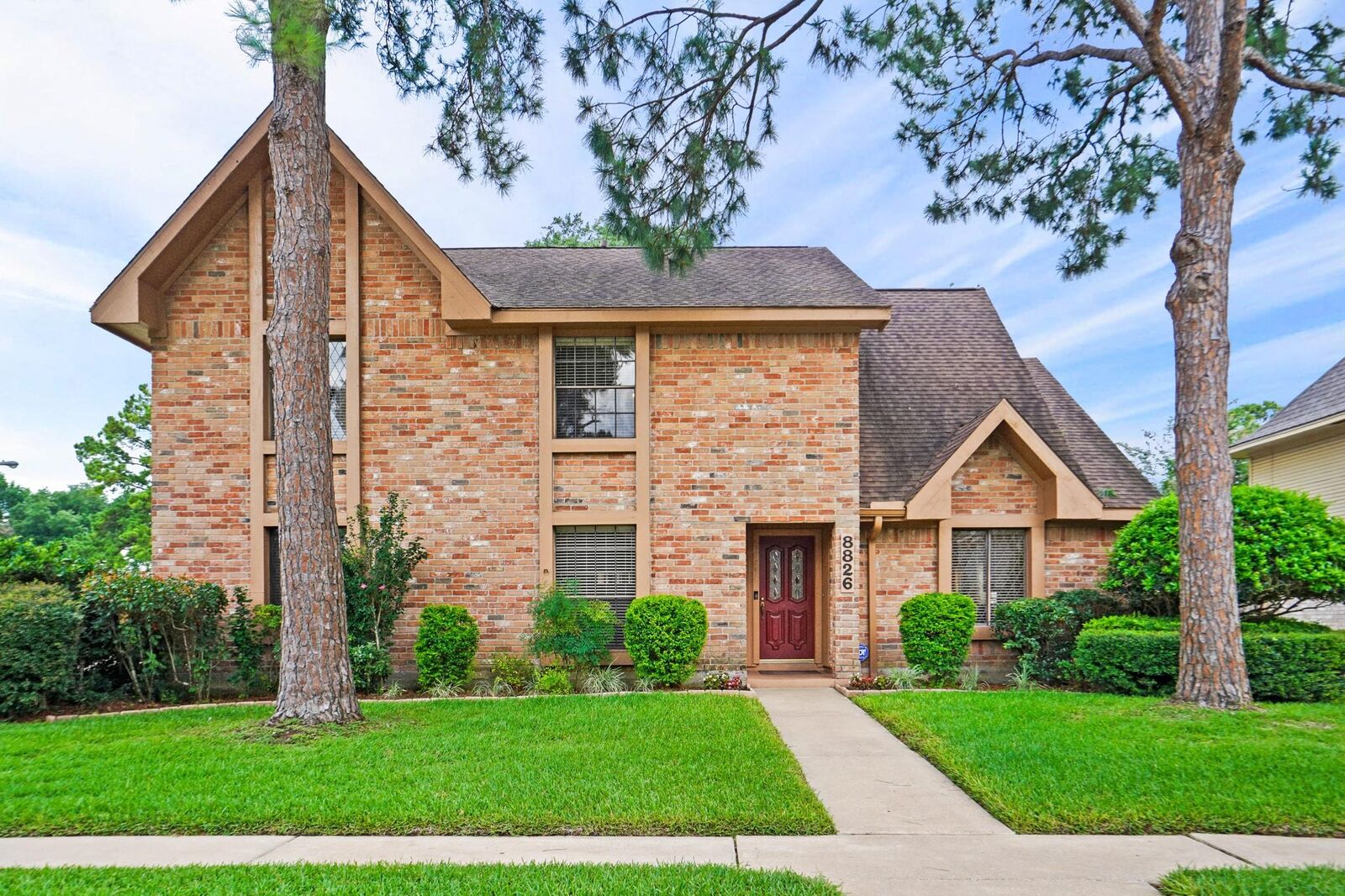 Property Photo:  8826 Hydethorpe Drive  TX 77083 