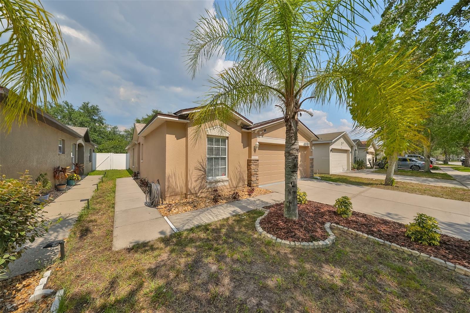 Property Photo:  7708 Carriage Pointe Drive  FL 33534 