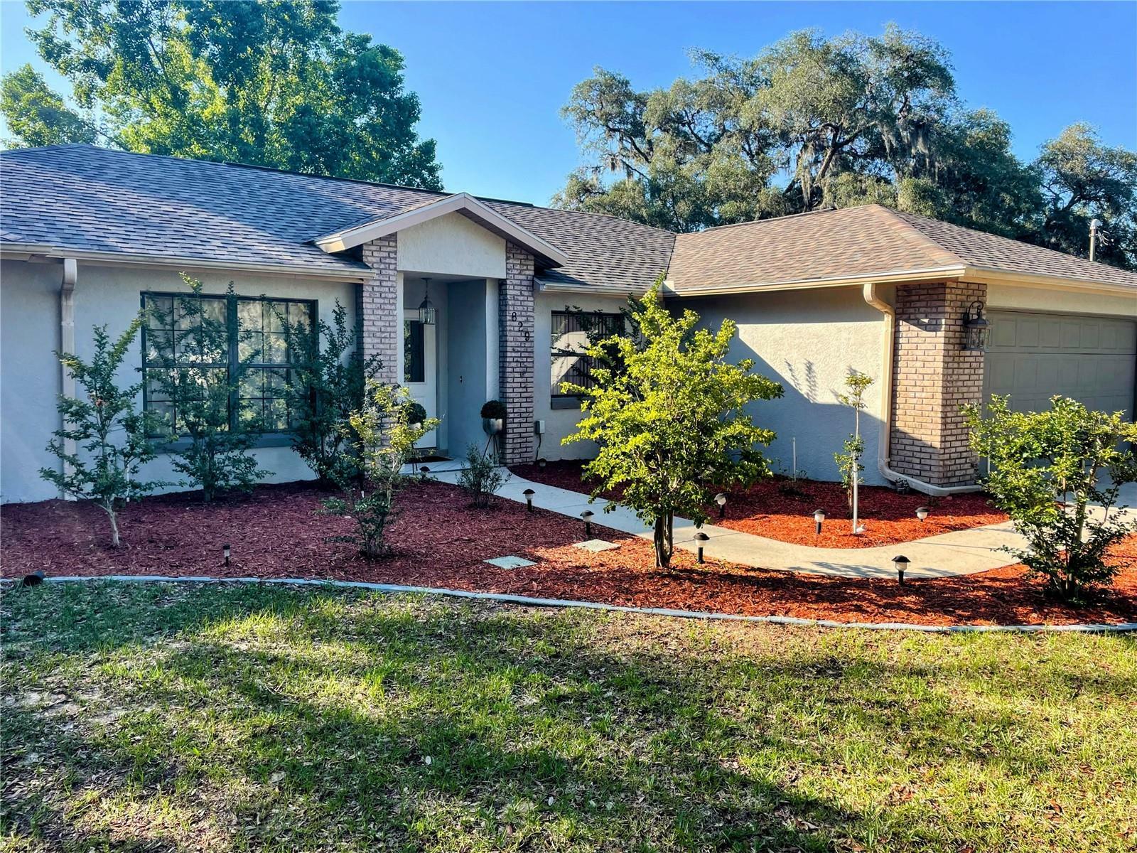 Property Photo:  829 E Savoy Street  FL 34461 