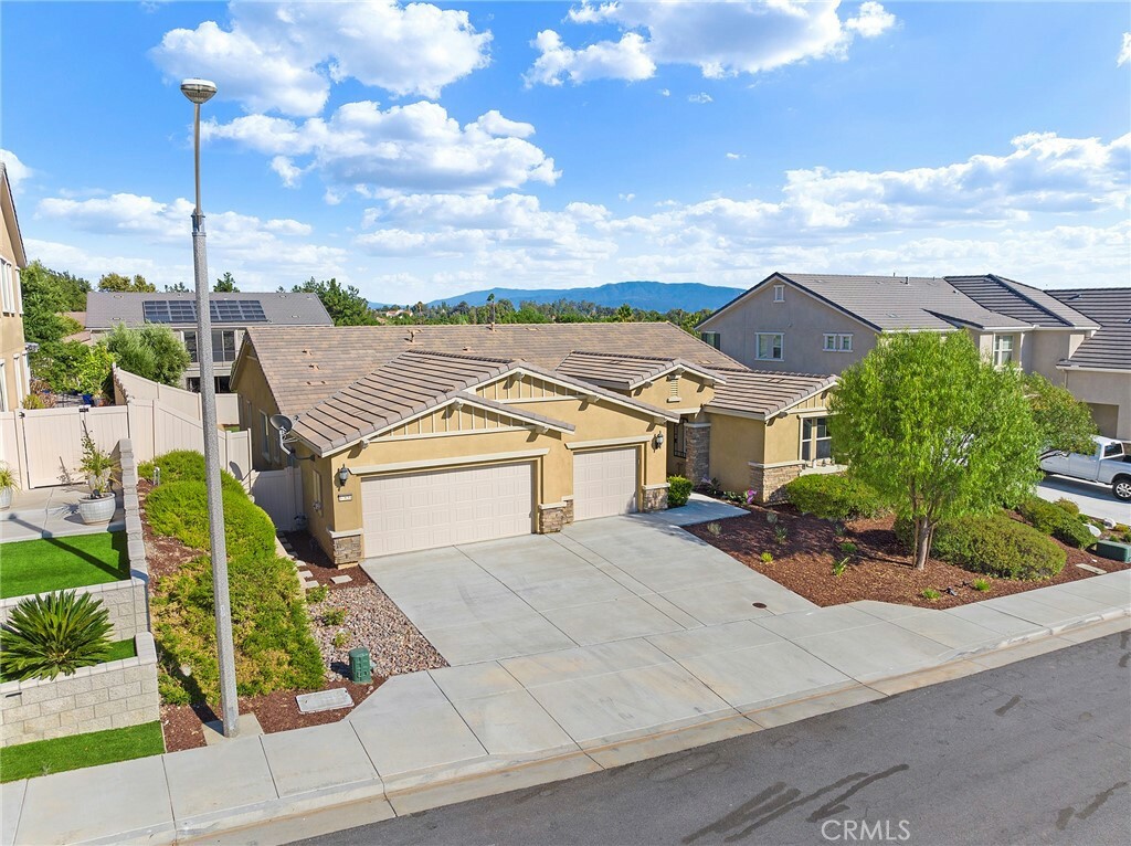 Property Photo:  37834 Peregrine Place  CA 92563 