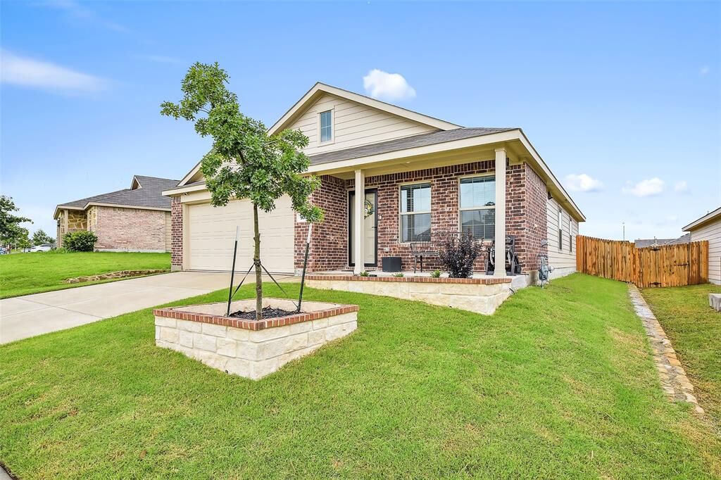 Property Photo:  308 Frio Pass Trail  TX 76052 