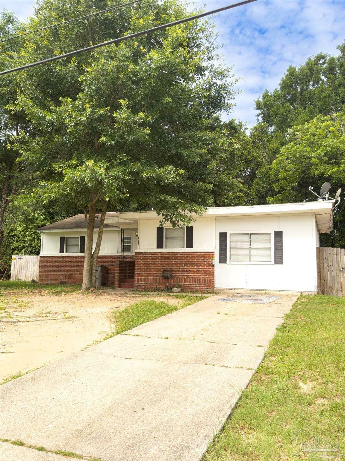 Property Photo:  1019 Trenton Dr  FL 32505 