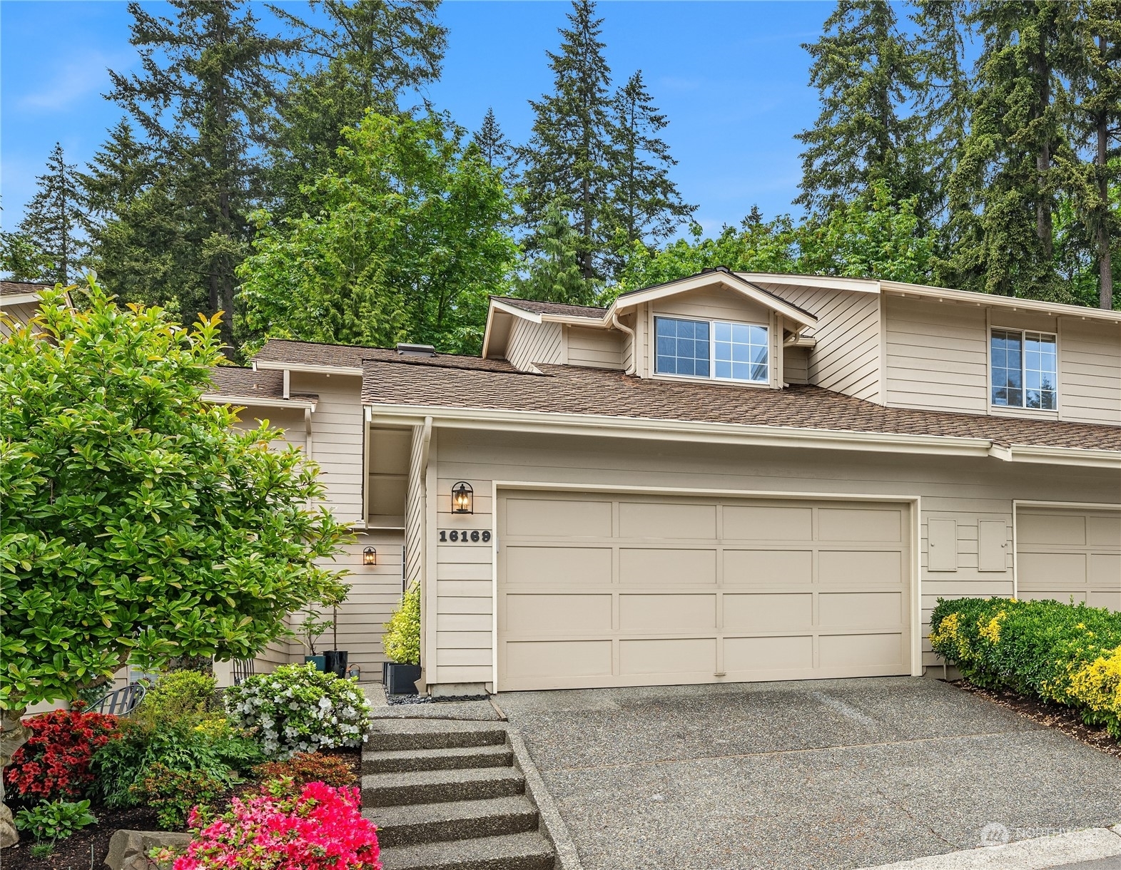 Property Photo:  16169 SE 33rd Circle  WA 98008 