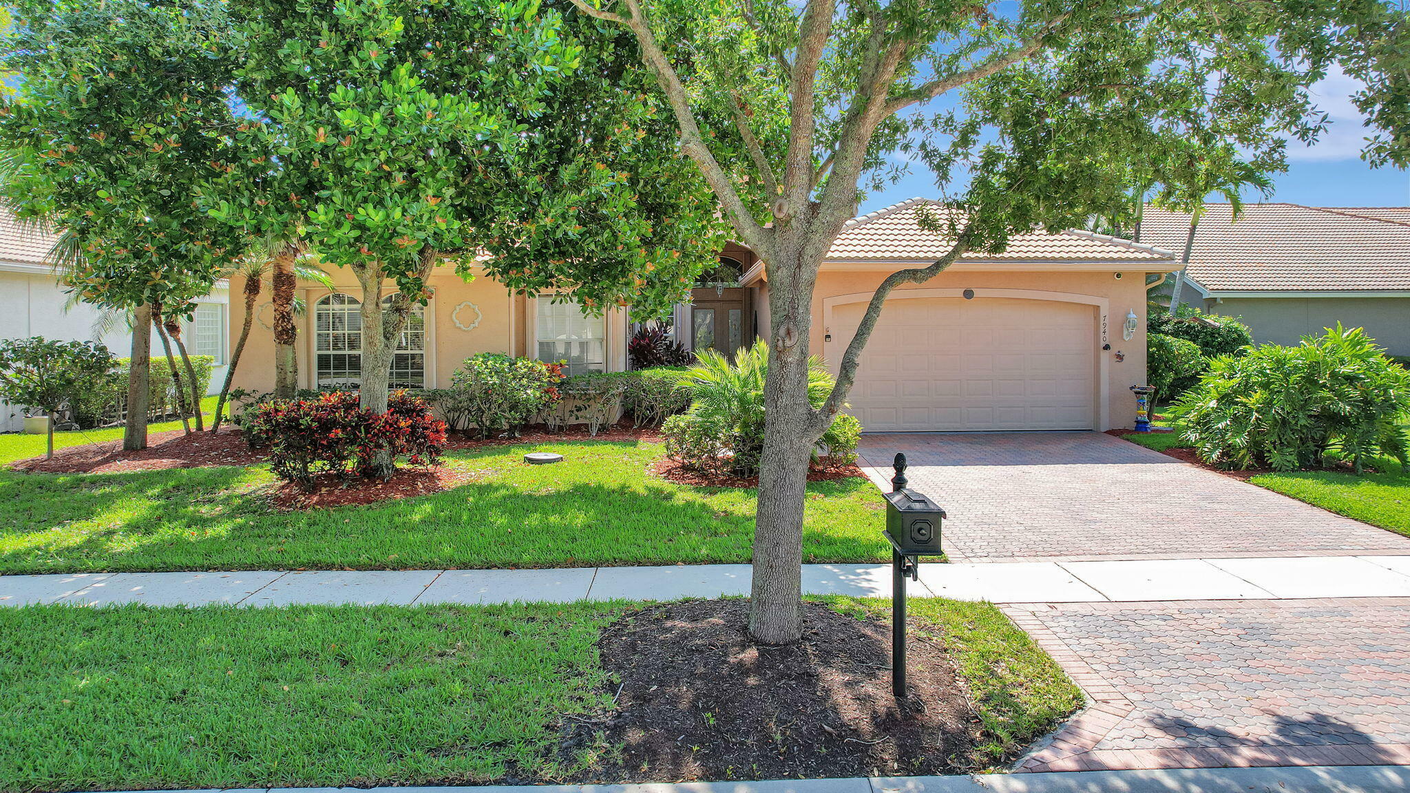 Property Photo:  7940 Amethyst Lake Point  FL 33467 