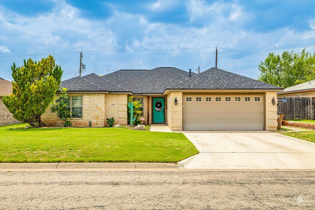 Property Photo:  3205 Edgewood Dr  TX 76903 