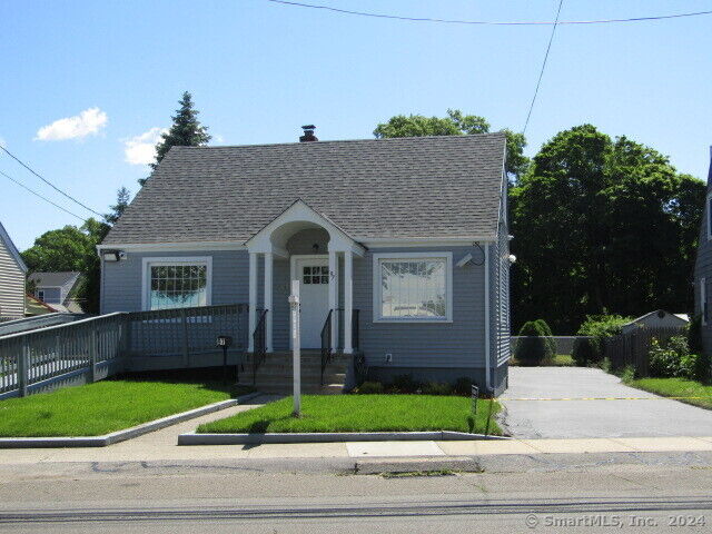 Property Photo:  97 Honeyspot Road  CT 06615 