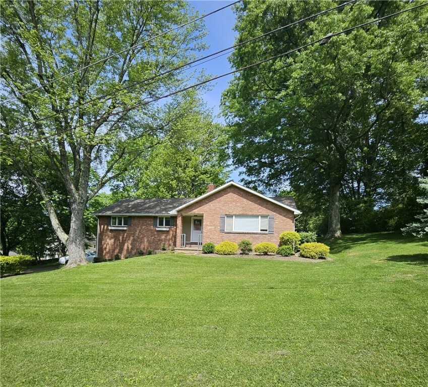 Property Photo:  433 Center St  PA 16057 